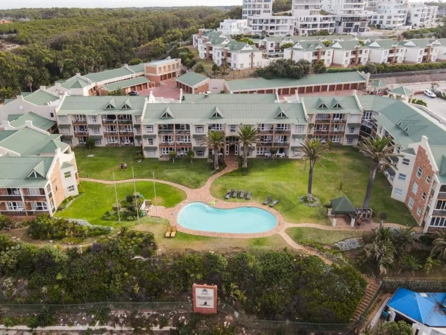 142 Brookes Hill Suites Holiday Resort Port Elizabeth